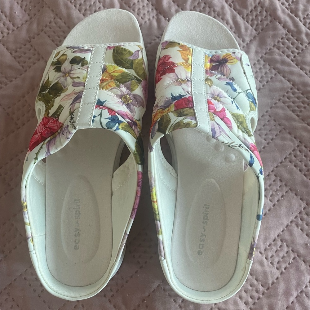 Easy Spirit Summer Slides 💐